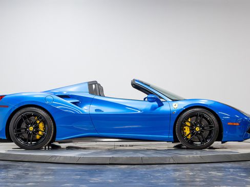 Used 2016 Ferrari 488 Spider image 20