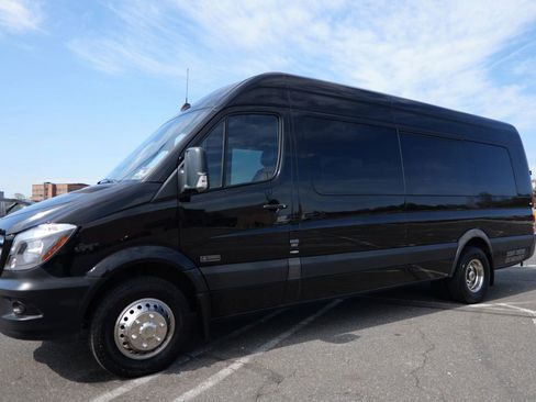 Used 2015 Mercedes-Benz Sprinter 3500 image 4