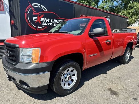 Used 2013 GMC Sierra 1500 W/T RWD image 2