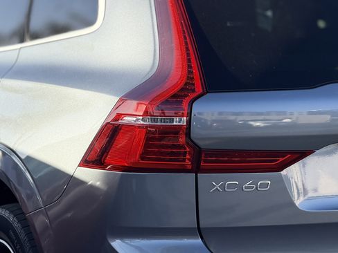 Used 2018 Volvo XC60 T6 R-Design AWD/4WD image 12