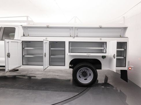New 2026 Ford F450 XL w/ XL Chrome Package RWD image 30