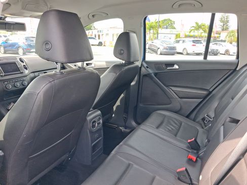 Used 2017 Volkswagen Tiguan S image 24