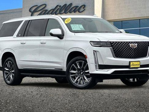 Used 2022 Cadillac Escalade ESV Premium Luxury AWD/4WD image 2