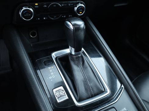 Used 2017 MAZDA CX-5 Touring w/ Preferred Equipment Package image 9