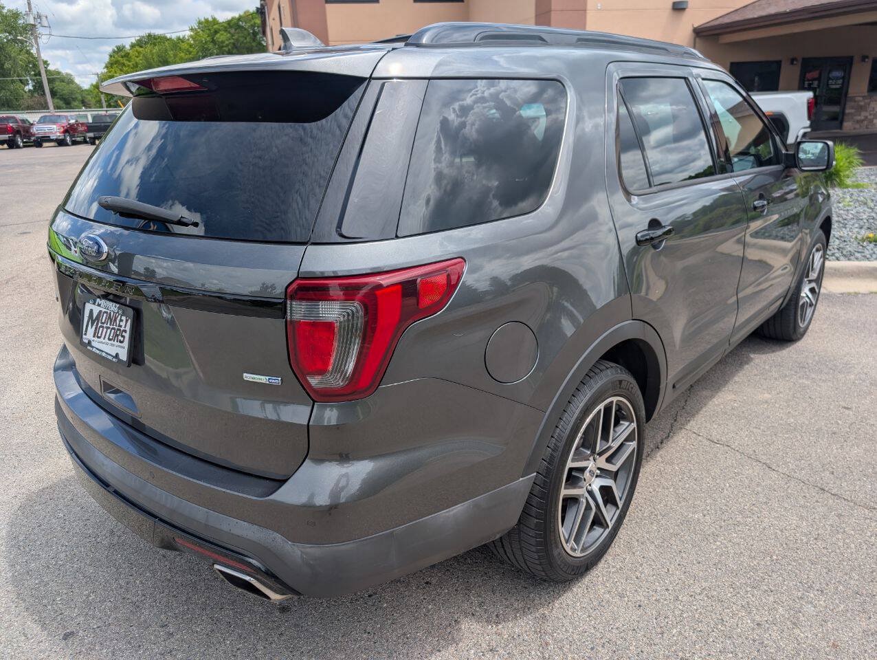 Used 2017 Ford Explorer Sport w/ Equipment Group 401A AWD/4WD image 9