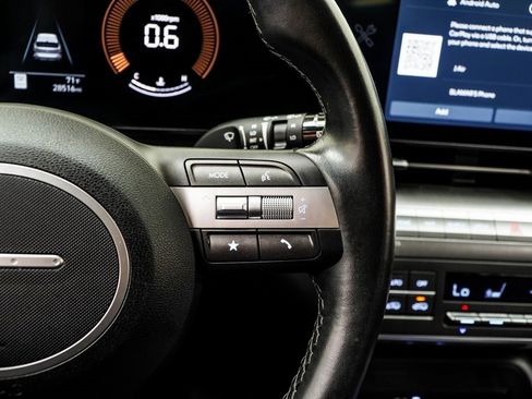 Used 2025 Hyundai Kona SEL image 32