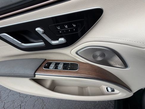 Used 2022 Mercedes-Benz EQS 580 4MATIC Sedan image 12