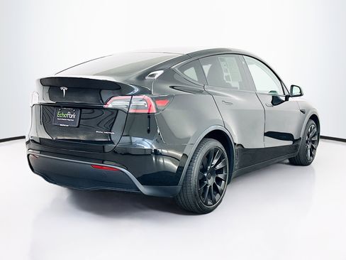Used 2023 Tesla Model Y Long Range image 9