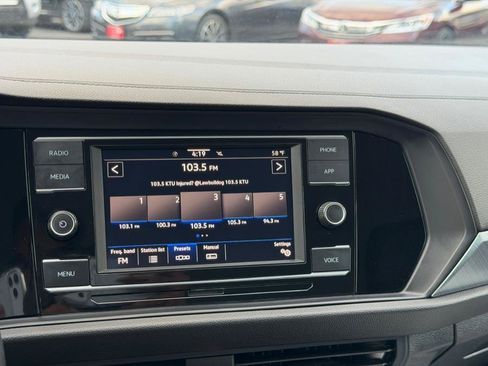 Used 2024 Volkswagen Jetta SE FWD image 26