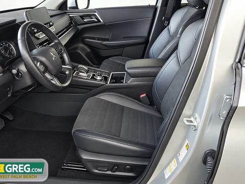 Used 2024 Mitsubishi Outlander SE Black Edition FWD image 10