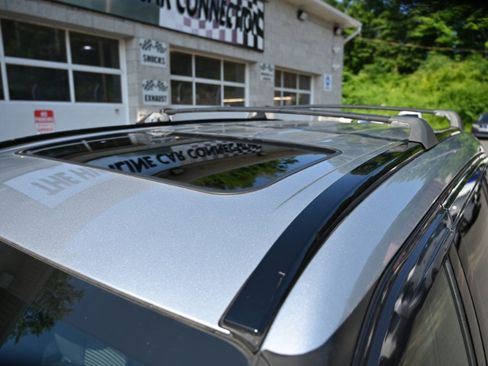 Used 2022 Toyota Highlander XSE AWD/4WD image 9