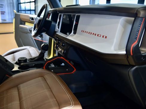 Used 2024 Ford Bronco Heritage Edition image 28