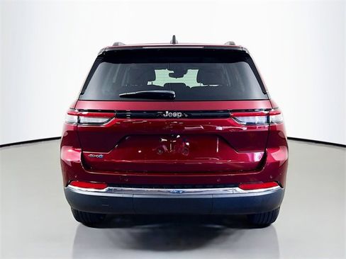 Used 2022 Jeep Grand Cherokee Limited 4xe image 8