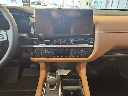 New 2026 Nissan Pathfinder Platinum w/ Cargo Package image 18