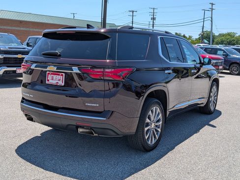 Used 2023 Chevrolet Traverse Premier AWD/4WD image 3