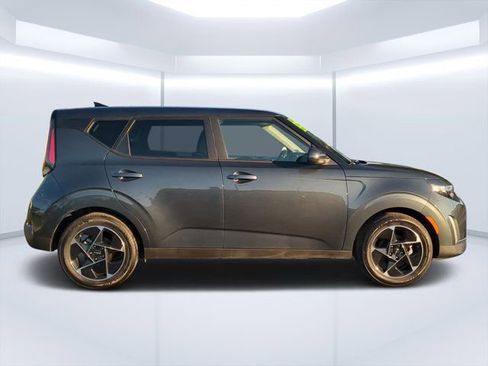 Used 2025 Kia Soul EX image 2