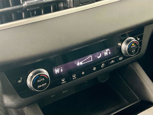 Used 2022 Mitsubishi Outlander SEL Black Edition image 14