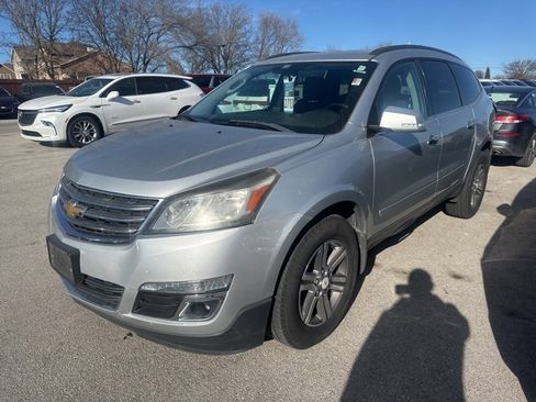 Used 2016 Chevrolet Traverse LT image 3