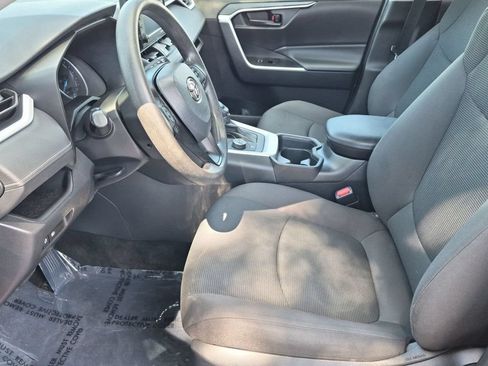 Used 2021 Toyota RAV4 LE AWD/4WD image 15