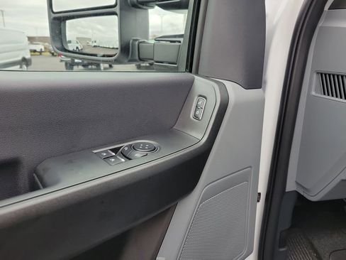 New 2026 Ford F250 XL w/ FX4 Off-Road Package image 16