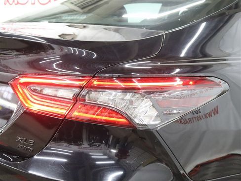 Used 2022 Toyota Camry XLE AWD/4WD image 10