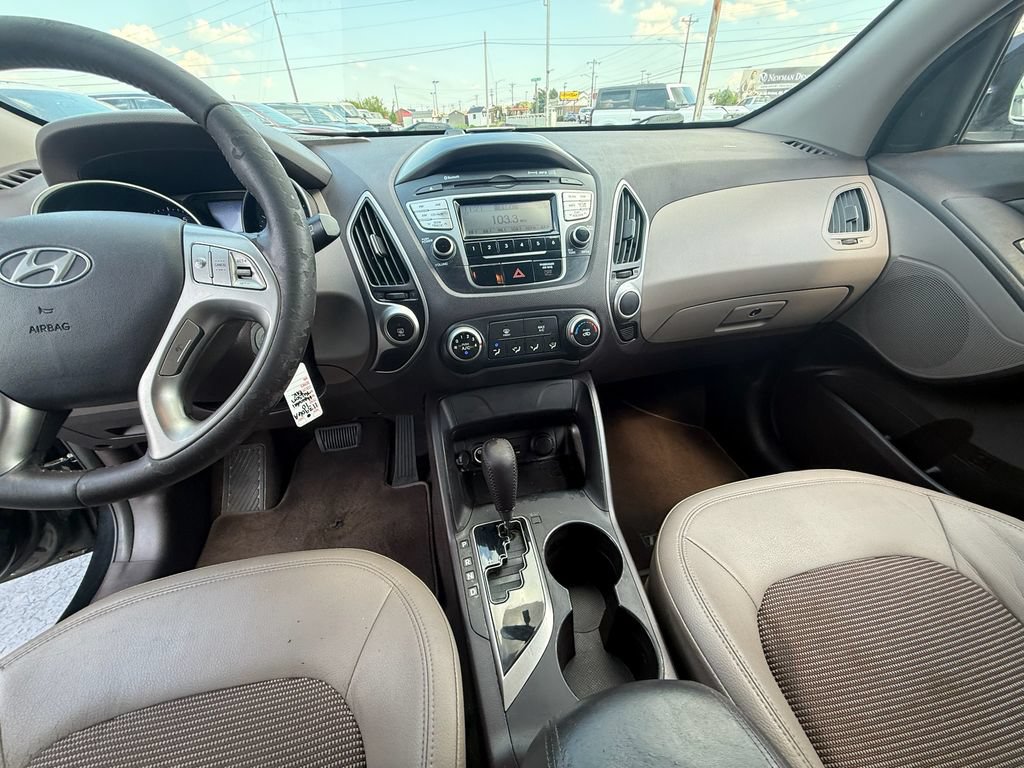 Used 2010 Hyundai Tucson GLS w/ Popular Equipment Pkg 2 FWD image 14