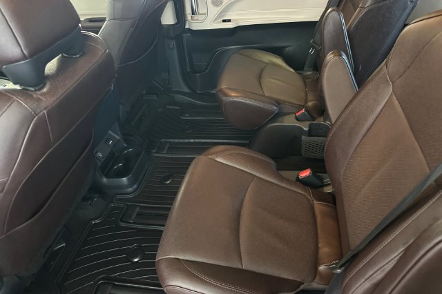 Certified 2023 Toyota Sienna Platinum AWD/4WD image 16