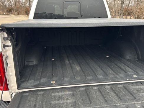 Used 2016 Ford F150 Lariat image 23