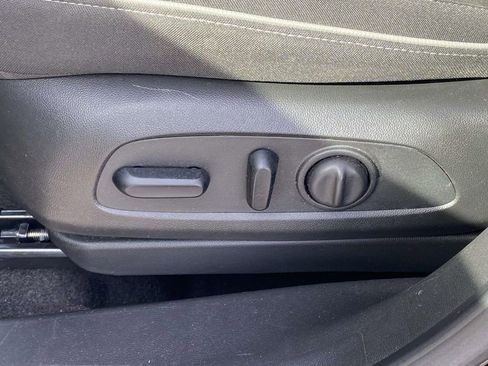 Used 2023 Chevrolet TrailBlazer LT w/ Convenience Package image 13