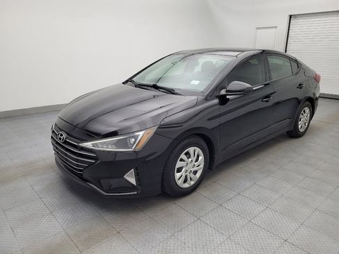 Used 2020 Hyundai Elantra SE w/ Cargo Package (C1) FWD image 2