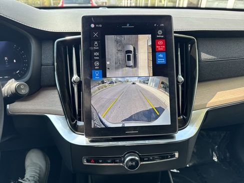 Certified 2025 Volvo XC90 B6 Plus AWD/4WD image 24