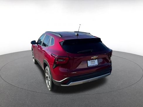 Used 2025 Chevrolet Trax LT image 11