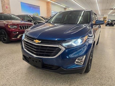 Used 2019 Chevrolet Equinox LT FWD image 2