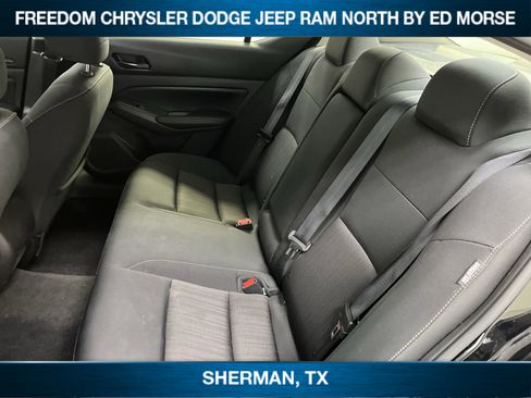 Used 2024 Nissan Altima 2.5 SV image 8