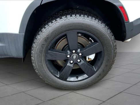 Certified 2024 Land Rover Defender 110 SE image 9