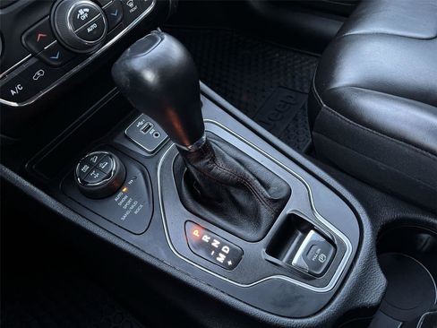 Used 2021 Jeep Cherokee Trailhawk w/ Trailer Tow Group image 19