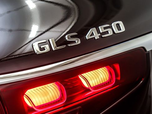 New 2026 Mercedes-Benz GLS 450 4MATIC image 9