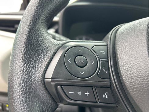 Used 2025 Toyota Corolla LE image 17