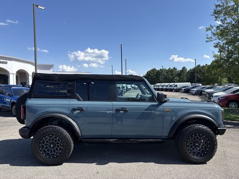 Used 2023 Ford Bronco Badlands AWD/4WD image 8