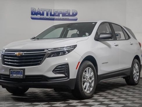 Used 2024 Chevrolet Equinox LS w/ Driver Confidence II Package image 3