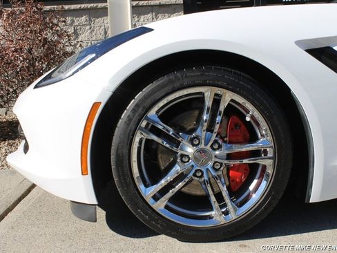 Used 2016 Chevrolet Corvette Stingray Convertible w/ Battery Protection Package image 10