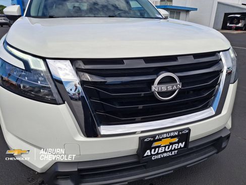 Used 2024 Nissan Pathfinder SV AWD/4WD image 21