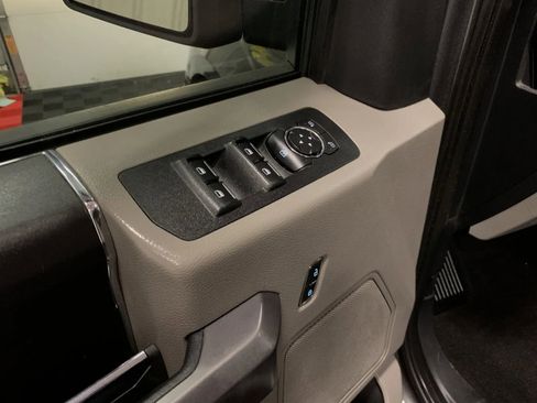 Used 2020 Ford F150 XLT image 30