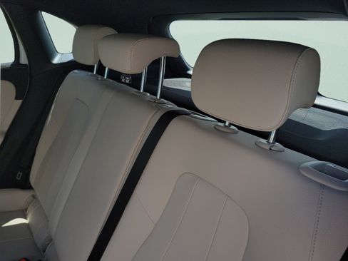 Certified 2025 Mercedes-Benz GLA 250 image 9