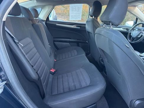 Used 2020 Ford Fusion SE image 21