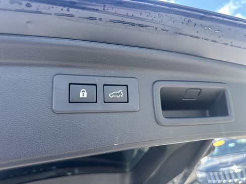 Used 2019 Subaru Forester Limited w/ Popular Package #3 AWD/4WD image 11