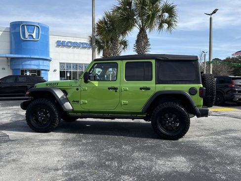 Used 2025 Jeep Wrangler Willys image 10