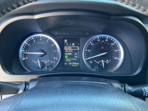 Used 2018 Toyota Highlander Limited image 19