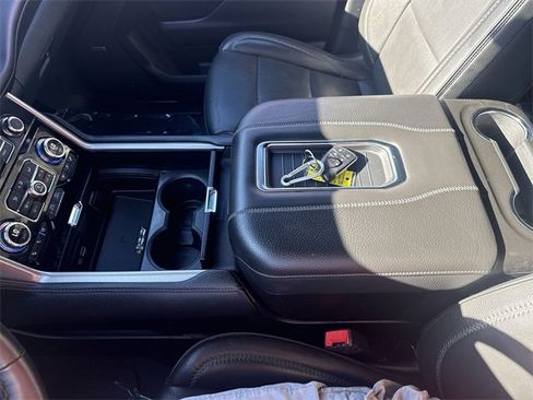 Used 2024 GMC Yukon Denali image 20