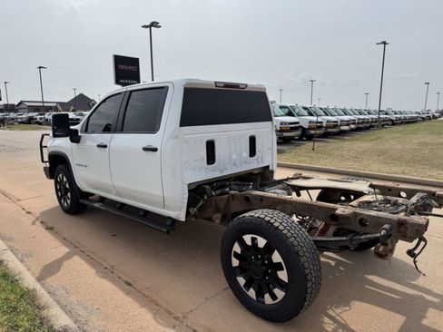 Used 2020 Chevrolet Silverado 2500 Custom w/ Custom Value Package image 5